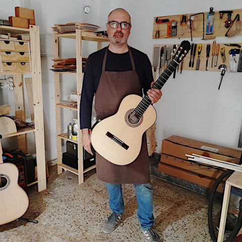 Francisco Gil classical guitar construction