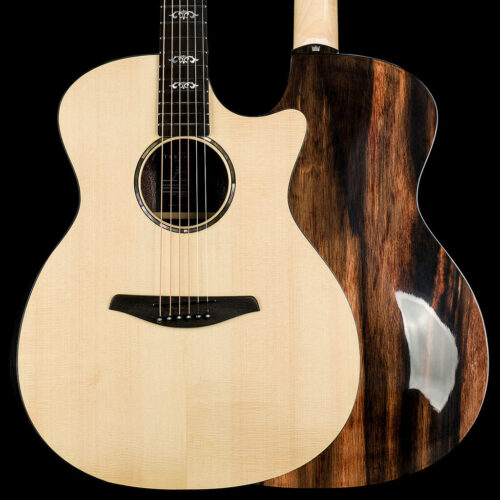 Eine Turkowiak-Akustikgitarre aus dem Jahr 2020 in einwandfreiem Zustand. Wunderschöne Hölzer und Verzierungen sowie ein voller, runder Klang voller Obertöne.