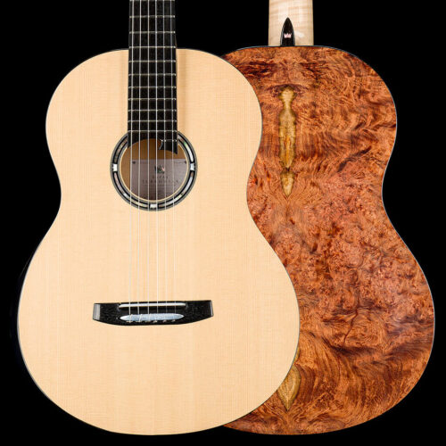 Erstklassige Konzertgitarre von Rafał Turkowiak. Es werden nur die besten Materialien verwendet, darunter: Redwood, baltischer Bernstein, Master Grade Hölzer. Einfach eine hervorragende Konzertgitarre.